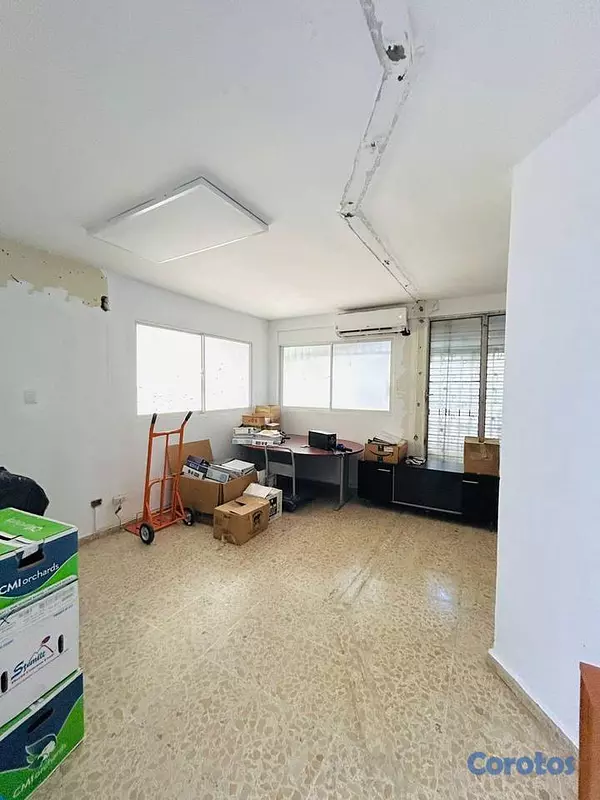 oficinas y locales comerciales - Local Comercial de 169mt2 en Alquiler en Ensanche  12
