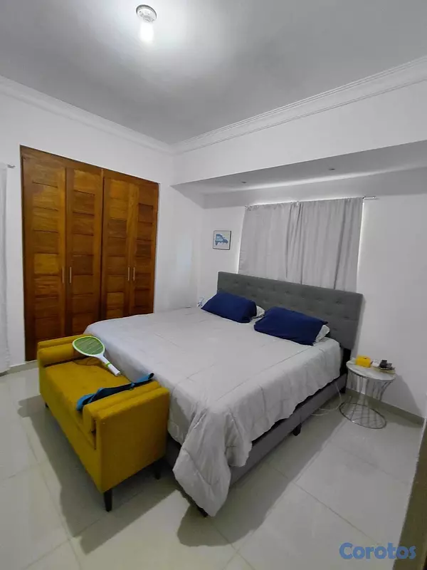 apartamentos - Vendo apartamento de 3 habitaciones con excelente ubicación en Evsristo Morales  7