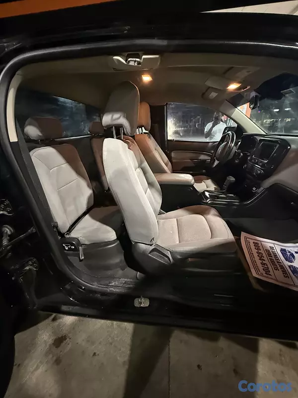 jeepetas y camionetas - Camioneta Chevrolet colorado 2019  5
