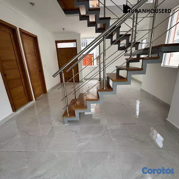 casas - venta de casa lista en la autopista de san Isidro proyecto cerrado  5