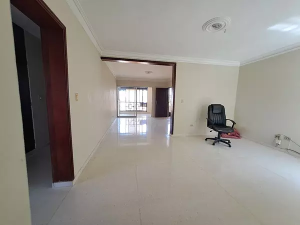 apartamentos - Apartamento 4to piso Urb. Solimar 8