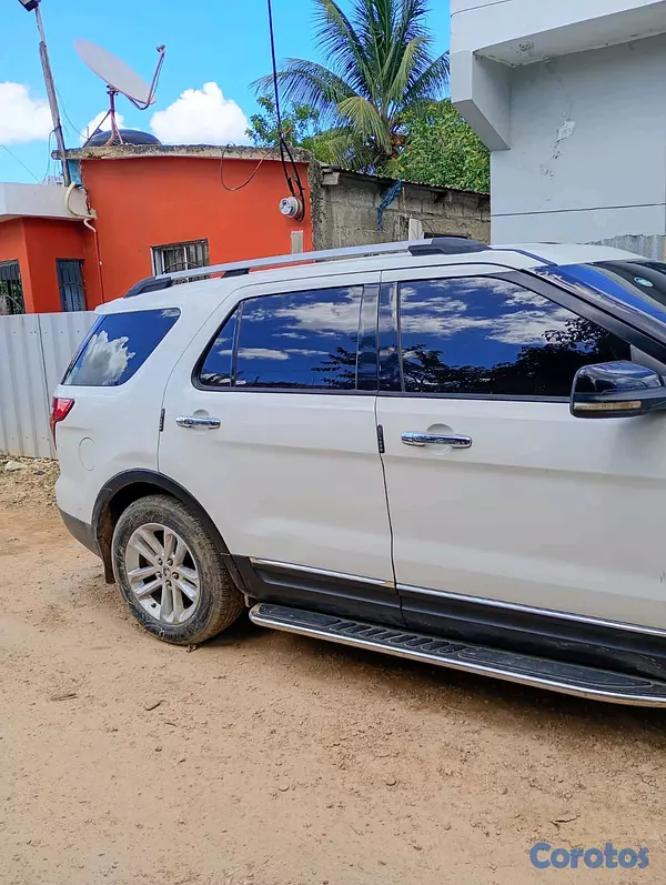 jeepetas y camionetas - ​Ford Explorer 2011 - 3 Filas de Asientos - ¡Excelentes Condiciones! 2