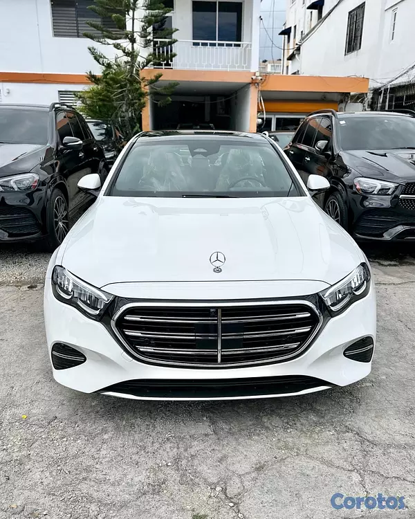 carros - Mercedes Benz E300 Panorámico 2026 2