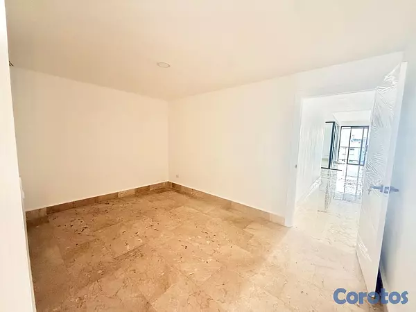 apartamentos - vendo Miramar Sur vista al mar tres habitaciones con su baño 3 parqueos balcón 3