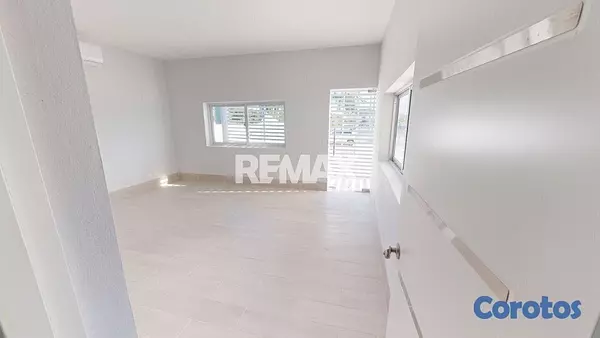 oficinas y locales comerciales - Nave industrial en alquiler en La Autopista Duarte 1