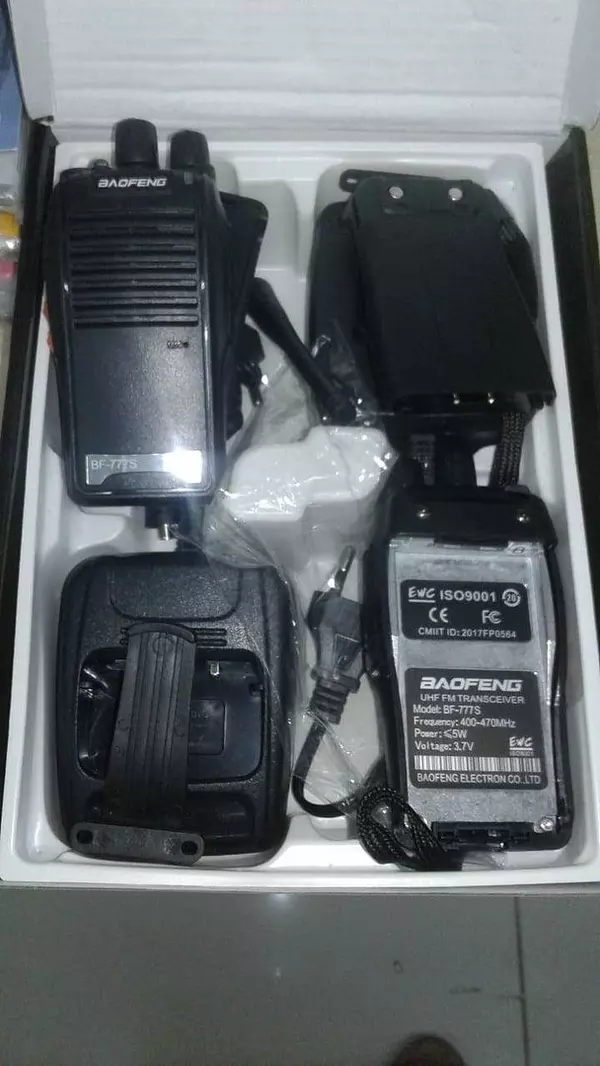 otros electronicos - 2 DOS Radios De Comunicacion Baofeng, DOS PIEZAS Con Auriculares WALKIE TALKIE 3