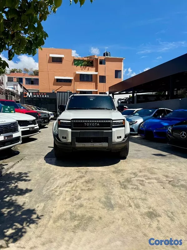 jeepetas y camionetas - Toyota Land Cruiser Prado Adventure 1A 2025 2