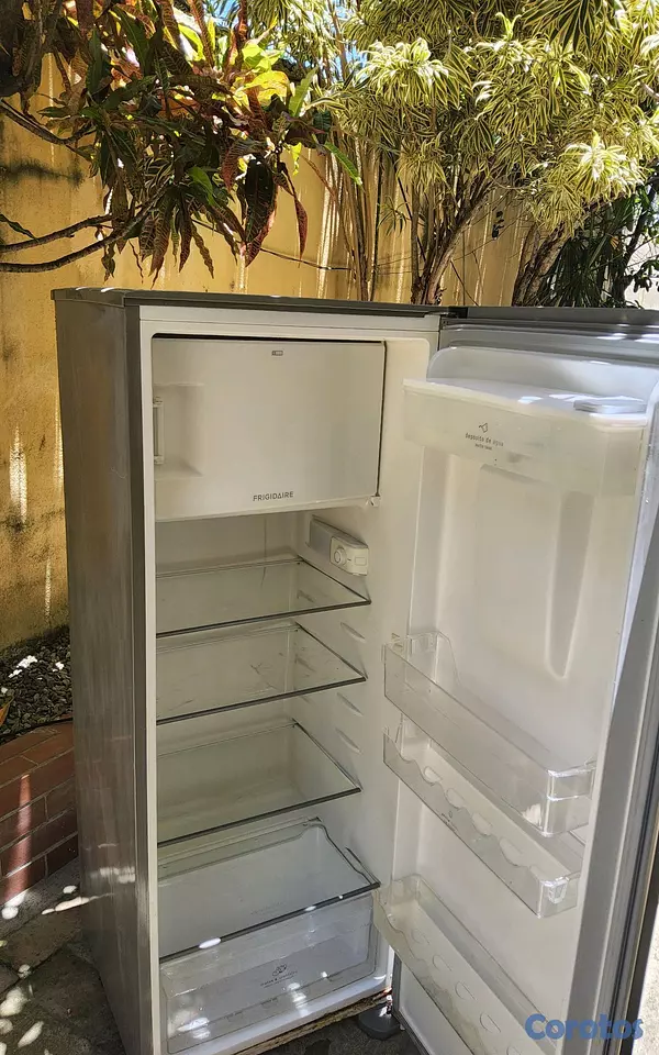 electrodomesticos - Nevera Frigidaire de oportunidad, negociable, ligeramente,  2