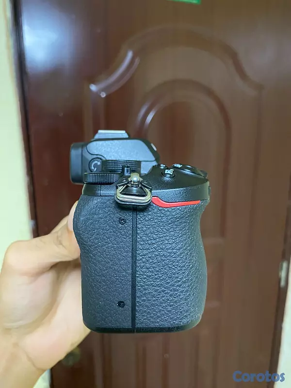 camaras y audio - Nikon z50 + dos lentes + flash +baterías extras y  4