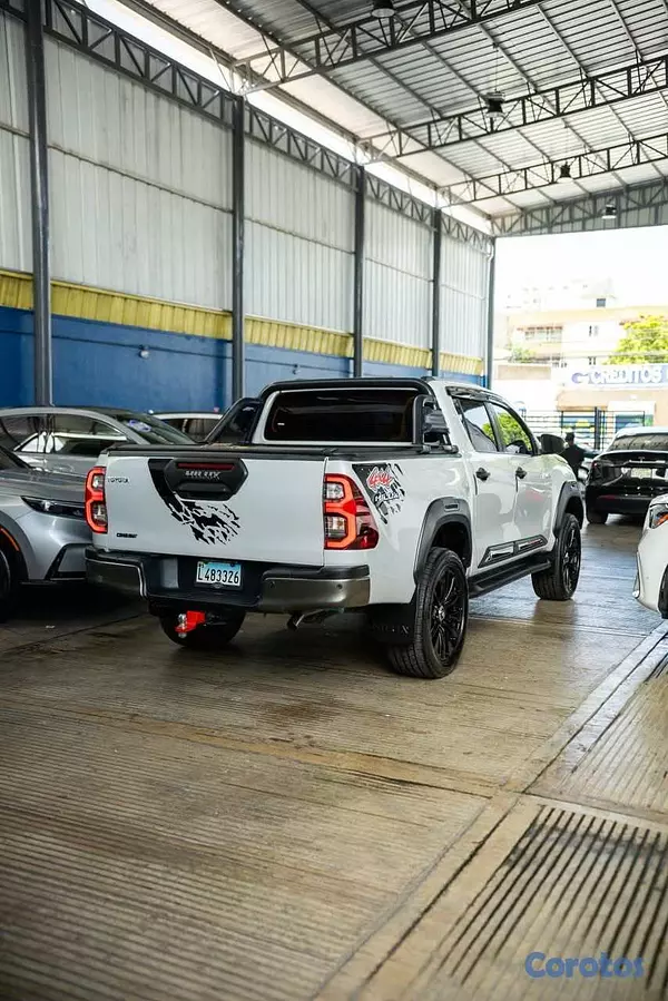 jeepetas y camionetas - Toyota Hilux Conquest 2023 Impecable  6