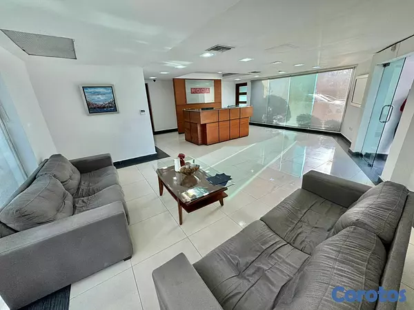 oficinas y locales comerciales - Vendo Edificio en el Vergel  2