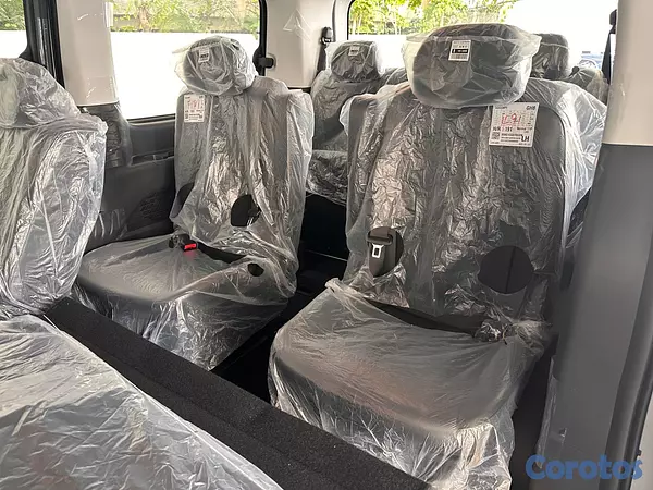 jeepetas y camionetas - Hyundai Staria 2026 9