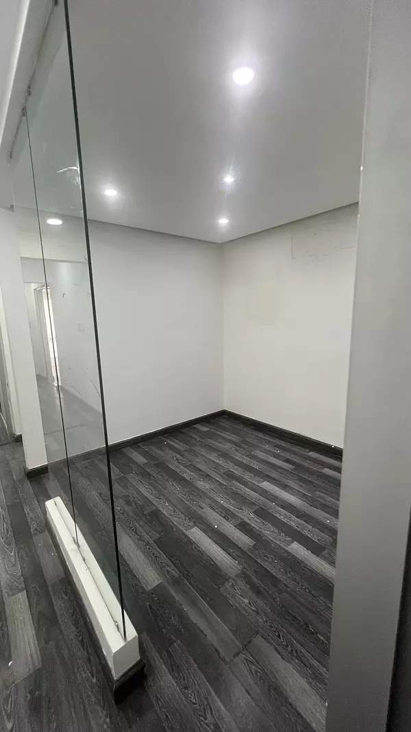 oficinas y locales comerciales - Local comercial en el millon  7