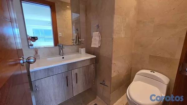 apartamentos - alquiló la Esperilla piso 8 tres habitaciones con baño tres parqueos balcón  8