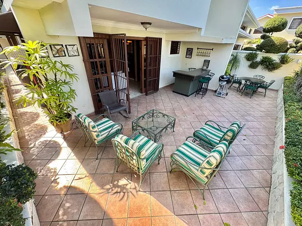 casas - Casa en Venta LAS PRADERAS USD 690,000.00  8