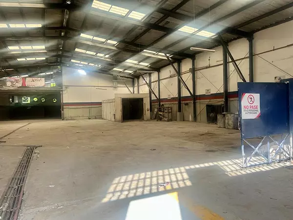 oficinas y locales comerciales - Nave industrial en Ensanche Quisqueya 4