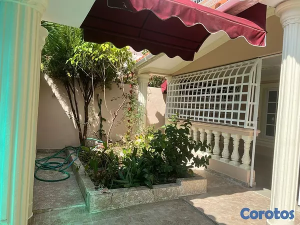 casas - venta de casa de lujo en el mirador del este Santo Domingo este  4