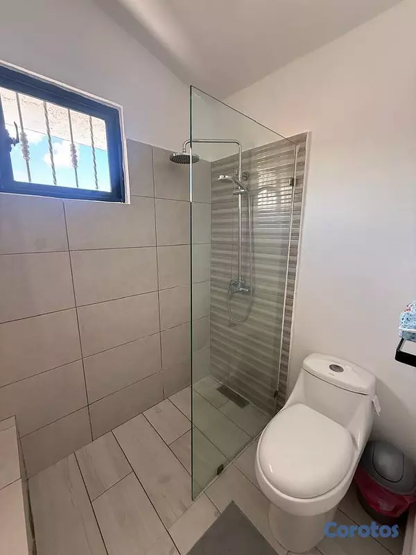 casas - Casa de 3 habitaciones 2 baños en venta en Colinas 13