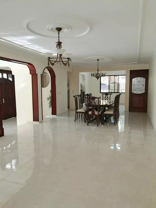 casas - CASA EN ALQUILER EN EL RES. EL DUCADO 4