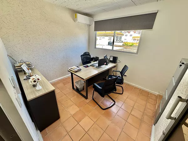 oficinas y locales comerciales - Vendo y alquilo local comercial en Mirador Sur 5