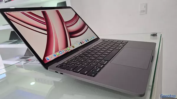 computadoras y laptops - Macbook pro Retina 13.3 Pulg Core i7 Ram 32gb ddr4 Disco 512gb SSD año 2020 2