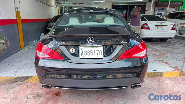 carros - Mercedes Benz CLA 250 año 2015  3
