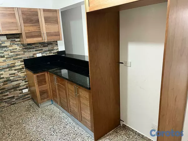 apartamentos - ¡Apto en venta totalmente remodelado. Ave Independencia- 2do nivel!  5