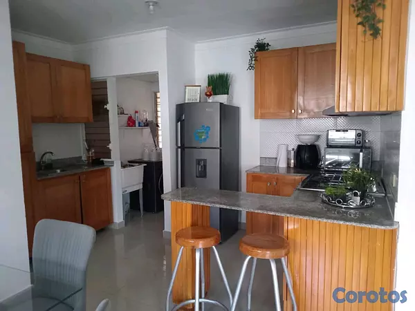 apartamentos - Alquilo amplio apartamento en Av. Monumental 3