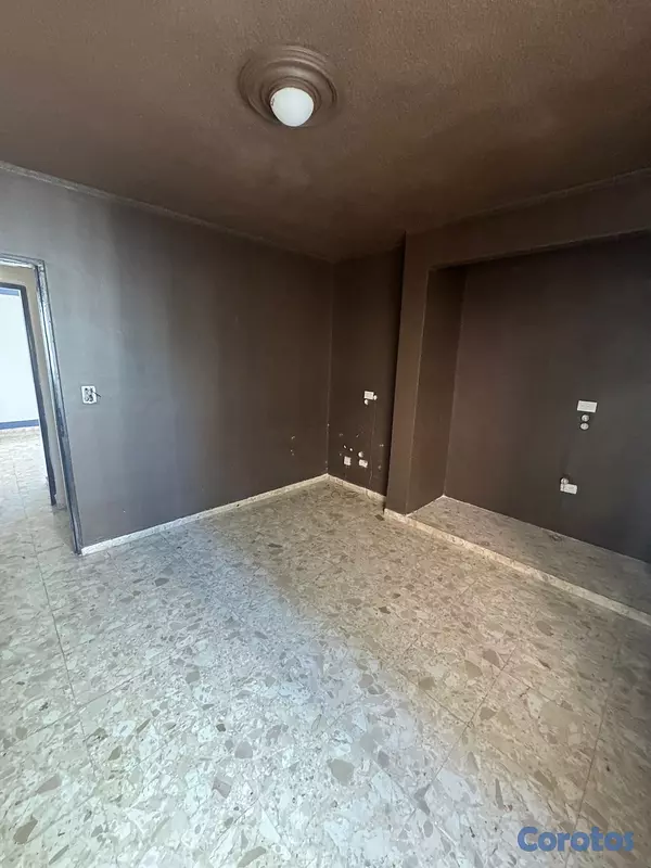 apartamentos - alquiló cacicazgo misma enrriquillo tres habitaciones dos baños parqueo servicio 11