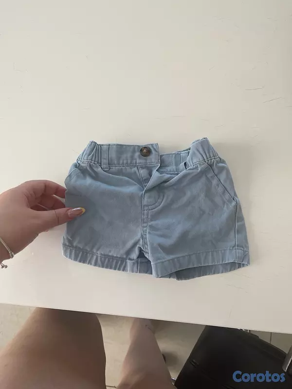 ropa y zapatos - vendo dos pares de zapatos y dos shorts de bebé  7