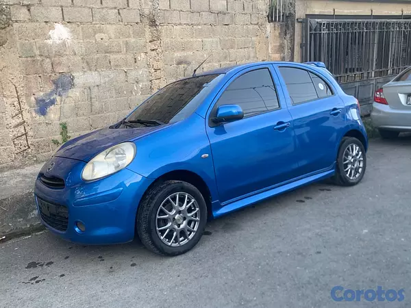 carros - Vendo Nissan march  4