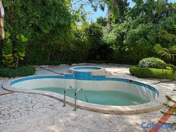 casas - vendo casa en los Ríos de tres niveles 4 habitaciones 5 parqueos jacuzzi  3