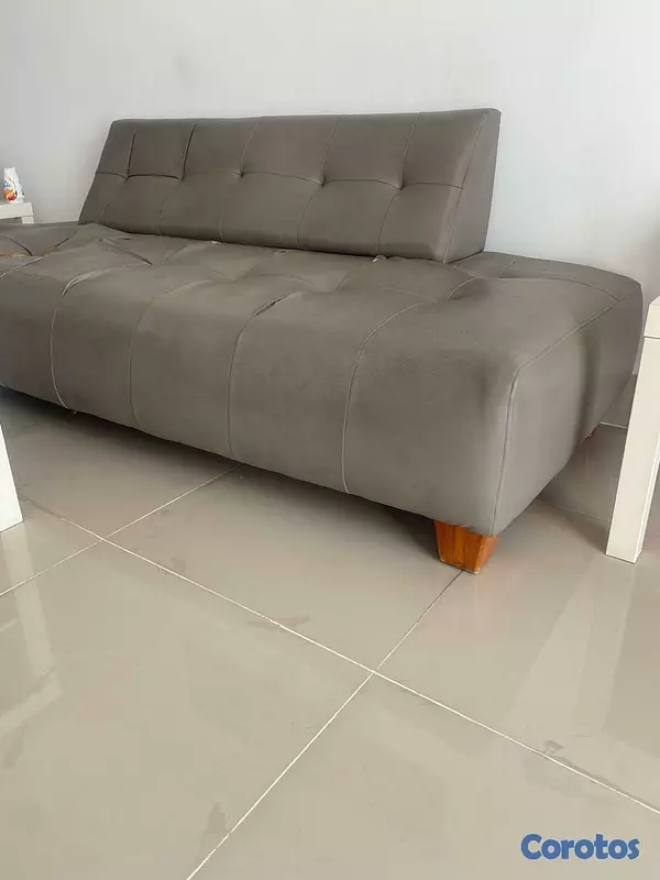 muebles y colchones - Sofa Moderno ! Grande ! 7 x 3 " ! Necesita Algo de 1