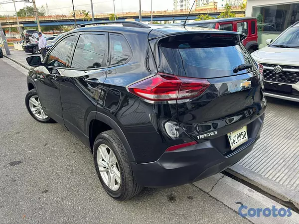 jeepetas y camionetas - CHEVROLET TRACKER 2023 COMO NUEVA 9