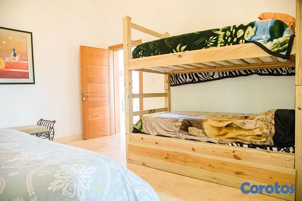 casas vacacionales y villas - Venta villa en metro Juan Dolio  3