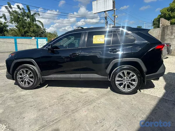 jeepetas y camionetas - TOYOTA RAV4 XLE 2020 2