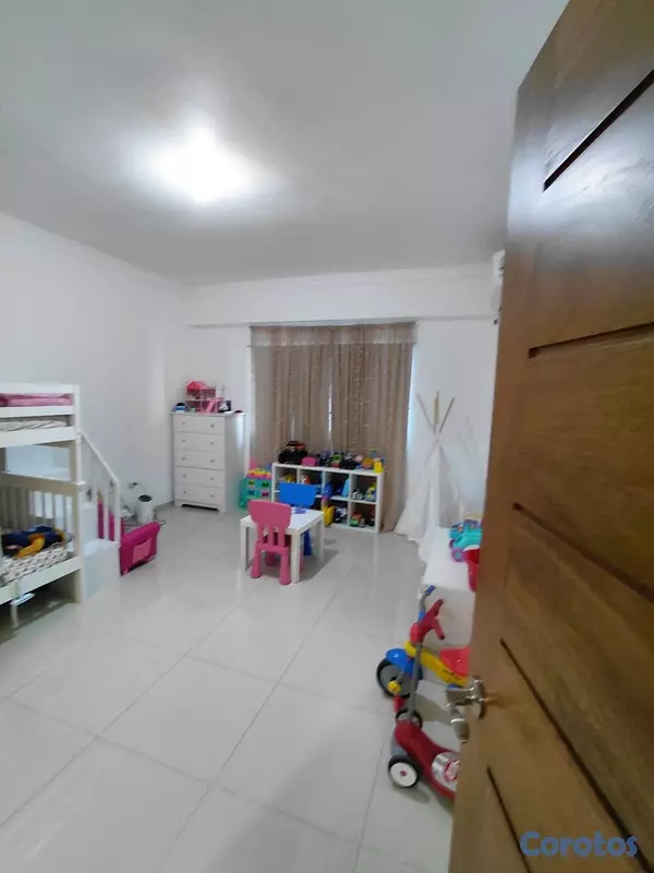 apartamentos - Vendo apartamento de 3 habitaciones con excelente ubicación en Evsristo Morales  10