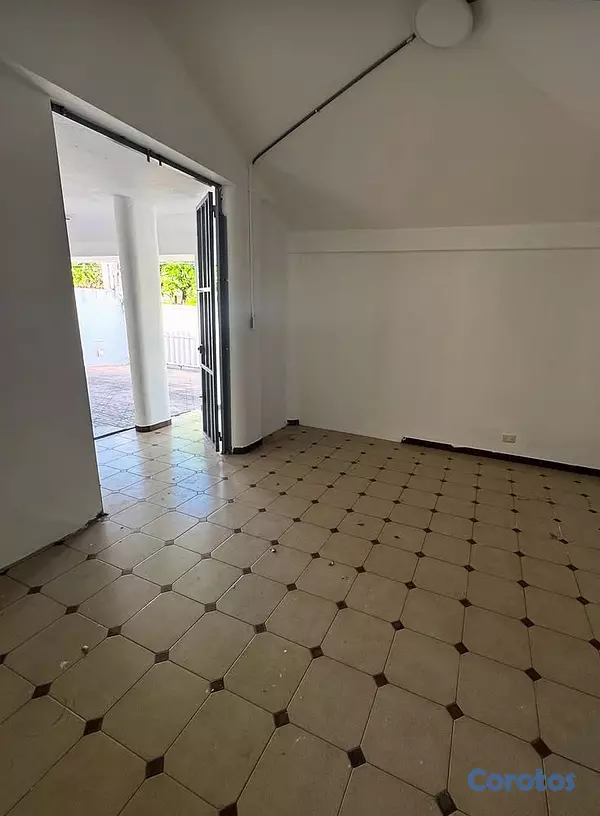 oficinas y locales comerciales - se alquila casa  6