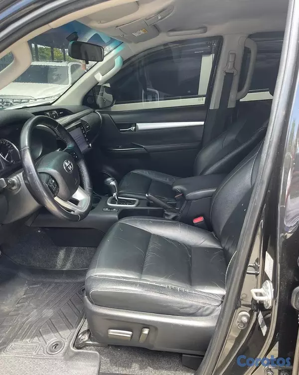 jeepetas y camionetas - TOYOTA HILUX SRV 2022 8