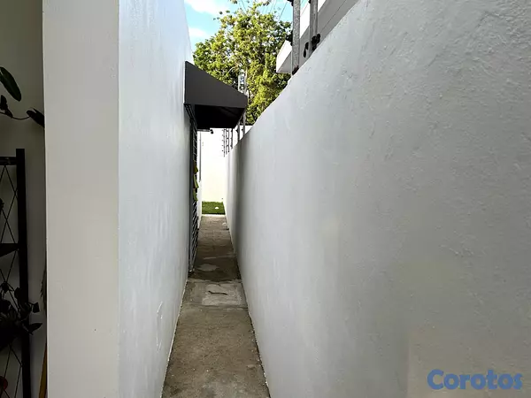 casas - Hermosa y amplia Casa disponible en Gurabo 9