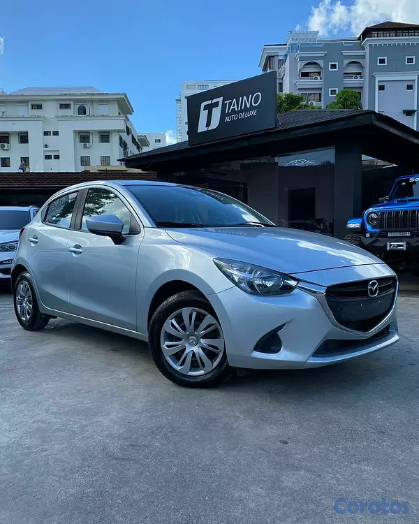 carros - Mazda Demio 2020 1
