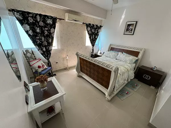 penthouses - Penthouse en Venta
MIRADOR SUR
USD 410,000.00
Mantenimiento: RD$12,800.00

 8