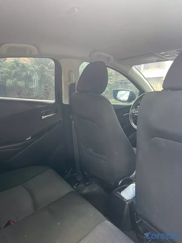 carros - Mazda Demio Turing 5