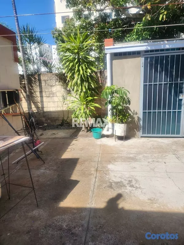 oficinas y locales comerciales - Casa/Local en alquiler en El Millon 3