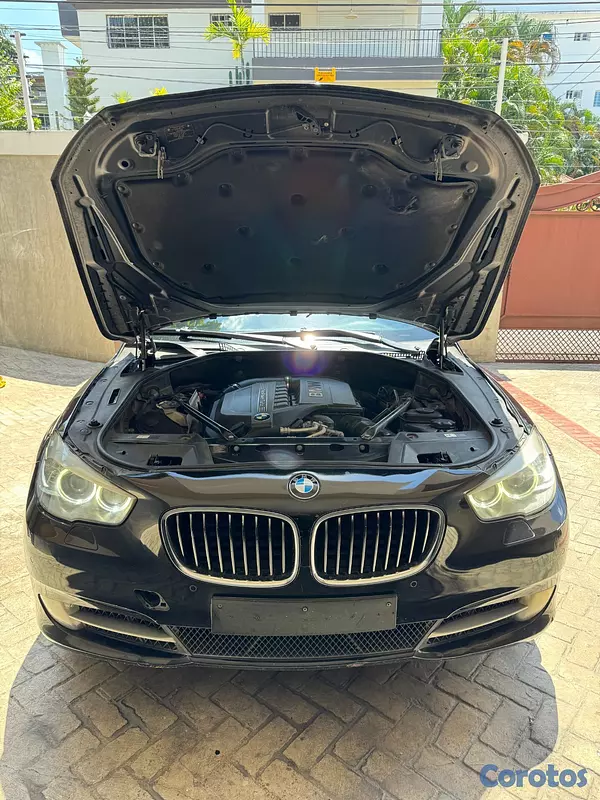 jeepetas y camionetas - BMW 535i GT 2011 es de color Negro con asientos ma 6