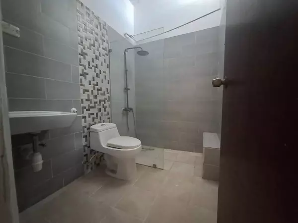 casas - Casa de 2 Niveles en Venta – 12 de Haina 5