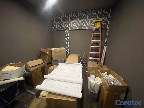 oficinas y locales comerciales - Local en Primer nivel céntrico  4