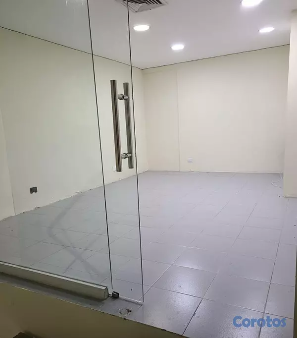 oficinas y locales comerciales - se alquila local  4
