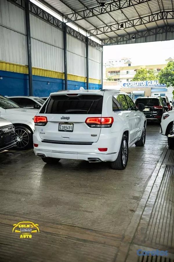 jeepetas y camionetas - Jeep Grand Cherokee Summit 4x4 2016 Clean Carfax 6