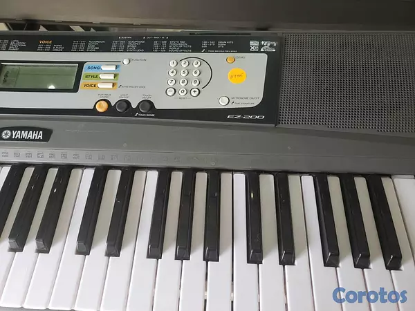 instrumentos musicales - Piano Yamaha EZ-200 -61teclas Incluye: fuente   -  5